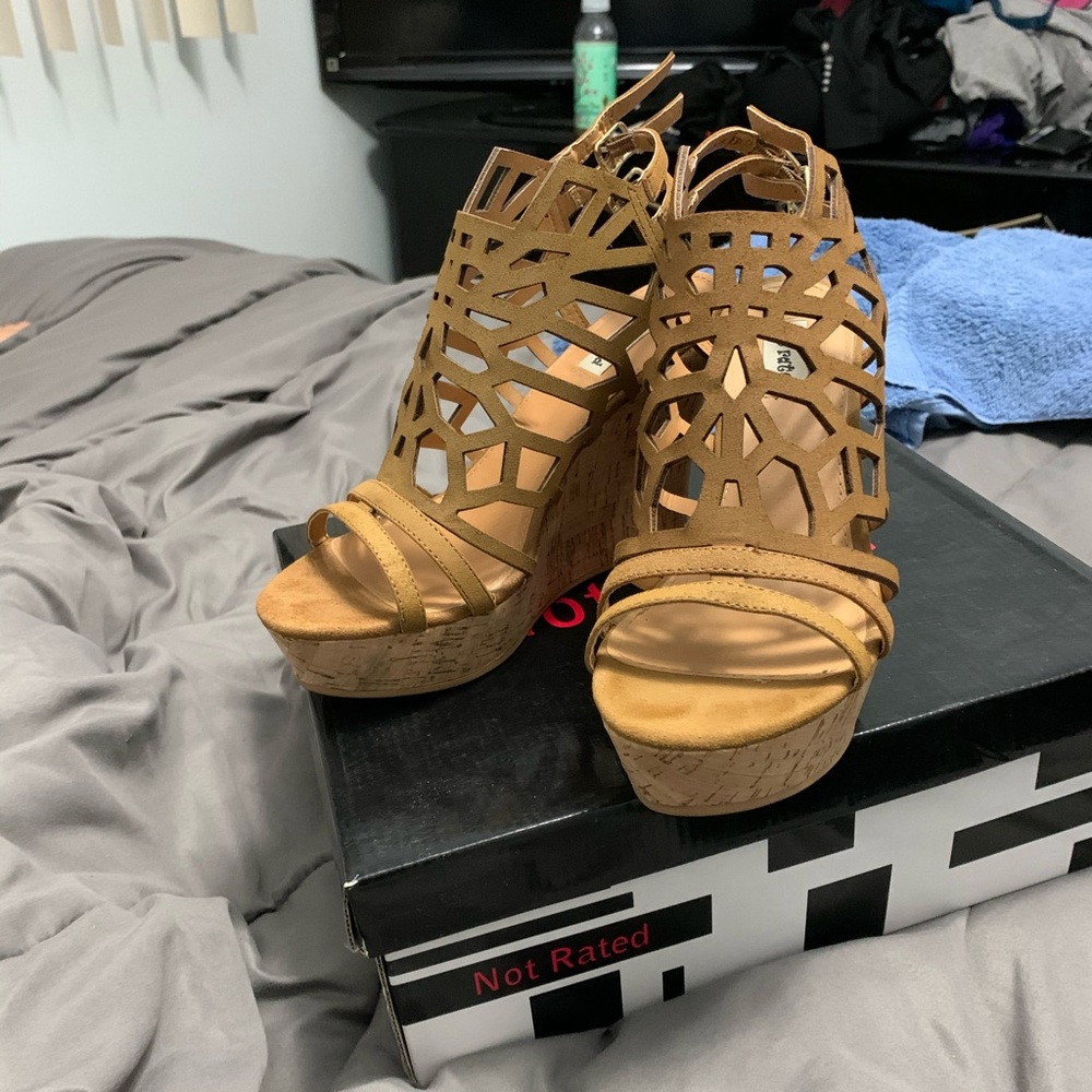 Tan Wedges!